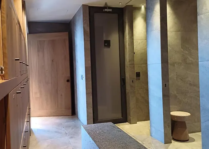 Luxury 27th-floor Near Historic Downtown