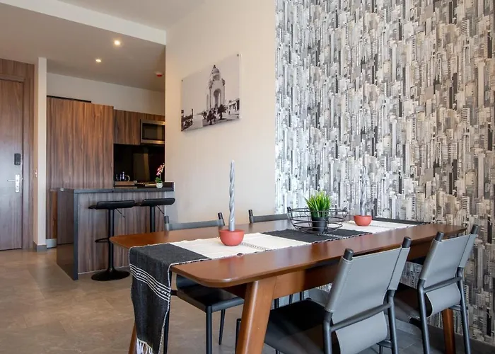 Luxury 27th-floor Near Historic Downtown