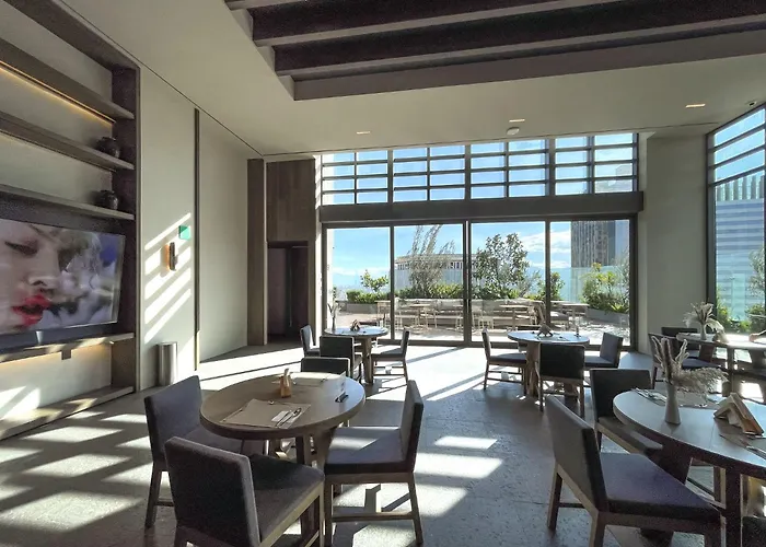 Luxury 27th-floor Near Historic Downtown *